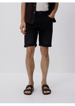 Reserved - Szorty slim fit z zakładkami - czarny ze sklepu Reserved w kategorii Spodenki męskie - zdjęcie 185946441