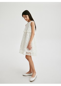 Reserved - Błyszcząca sukienka z cekinami - złamana biel ze sklepu Reserved w kategorii Sukienki dziewczęce - zdjęcie 185947314