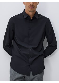 Reserved - Gładka koszula slim fit - czarny ze sklepu Reserved w kategorii Koszule męskie - zdjęcie 185948942
