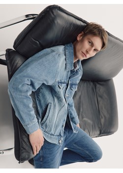 Reserved - Jeansowa katana z kieszeniami - niebieski ze sklepu Reserved w kategorii Kurtki męskie - zdjęcie 185950453