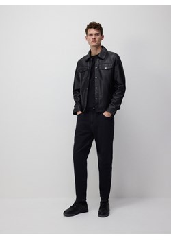 Reserved - Jeansy carrot fit - czarny - id: YQ346-99J - marki Reserved - 185950544 Reserved - Jeansy carrot fit - czarny ze sklepu Reserved w kategorii Jeansy męskie - zdjęcie 185950544