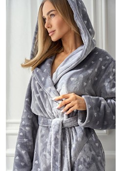 Długi szlafrok damski z kapturem szary 2551 Amira, Kolor szary, Rozmiar XL, L&L - id: 216918 - marki L&L - 185961170 Długi szlafrok damski z kapturem szary 2551 Amira, Kolor szary, Rozmiar XL, L&L ze sklepu Primodo w kategorii Szlafroki damskie - zdjęcie 185961170