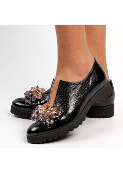 Zielone skórzane Polskie półbuty damskie z kryształami Suzana 4124 ze sklepu suzana.pl w kategorii Półbuty damskie - zdjęcie 185971411