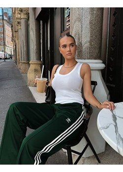 ADIDAS SPODNIE ADICOLOR CLASSIC TRACK PANT ze sklepu JD Sports  w kategorii Spodnie damskie - zdjęcie 185981573