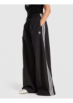 ADIDAS SPODNIE OVERSIZED TP ze sklepu JD Sports  w kategorii Spodnie damskie - zdjęcie 185985363