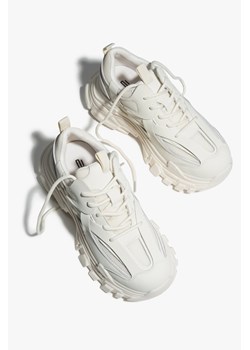 ES8: Jasnobeżowe sneakersy damskie na grubej podeszwie ze sklepu Estro w kategorii Buty sportowe damskie - zdjęcie 185988071