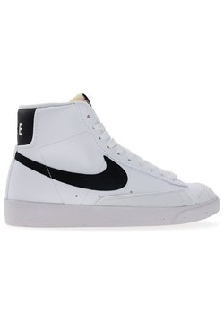 Buty damskie Nike Blazer Mid '77 Next Nature DO1344-101 - białe ze sklepu streetstyle24.pl w kategorii Trampki damskie - zdjęcie 185994542