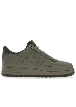 Buty męskie Nike Air Force 1 '07 LV8 HM9483-300 - zielone ze sklepu streetstyle24.pl w kategorii Buty sportowe męskie - zdjęcie 185994543
