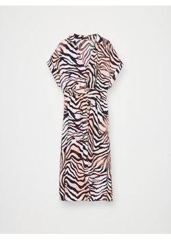 Mohito - Koszulowa sukienka midi w zwierzęcy print - czarny ze sklepu Mohito w kategorii Sukienki - zdjęcie 185996751