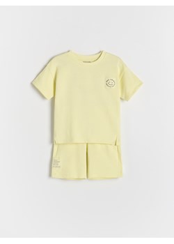 Reserved - Bawełniany komplet z szortami - jasnożółty ze sklepu Reserved w kategorii Komplety chłopięce - zdjęcie 186000110
