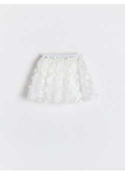 Reserved - Tiulowa spódniczka z kwiatami - biały ze sklepu Reserved w kategorii Spódnice dziewczęce - zdjęcie 186000240