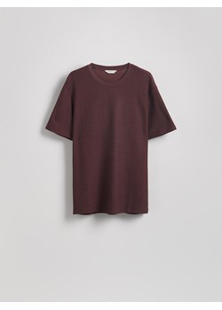 Reserved - Strukturalny t-shirt regular - mahoniowy - id: 741EF-93X - marki Reserved - 186001944 Reserved - Strukturalny t-shirt regular - mahoniowy ze sklepu Reserved w kategorii T-shirty męskie - zdjęcie 186001944