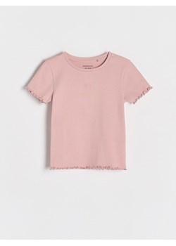 Reserved - Prążkowany t-shirt z haftem - brudny róż ze sklepu Reserved w kategorii Bluzki dziewczęce - zdjęcie 186002904