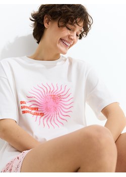 Reserved - T-shirt z nadrukiem - złamana biel ze sklepu Reserved w kategorii Bluzki damskie - zdjęcie 186008912