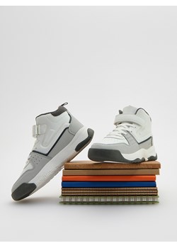 Reserved - Sneakersy z rzepami - jasnoszary ze sklepu Reserved w kategorii Buty sportowe dziecięce - zdjęcie 186010994
