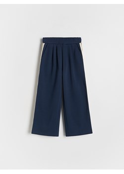 Reserved - Spodnie dresowe z lampasami - granatowy ze sklepu Reserved w kategorii Spodnie dziewczęce - zdjęcie 186011060