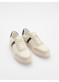 Reserved - Klasyczne sneakersy - biały ze sklepu Reserved w kategorii Buty sportowe męskie - zdjęcie 186024440