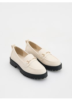 Reserved - Loafersy z imitacji skóry - kremowy ze sklepu Reserved w kategorii Półbuty dziecięce - zdjęcie 186025720