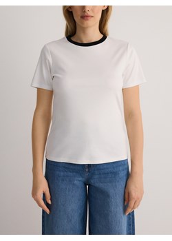 Reserved - T-shirt z kontrastową lamówką - biały ze sklepu Reserved w kategorii Bluzki damskie - zdjęcie 186027624