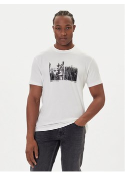 Armani Exchange T-Shirt XM001461 AF10358 M0003 Biały Regular Fit ze sklepu MODIVO w kategorii T-shirty męskie - zdjęcie 186028870