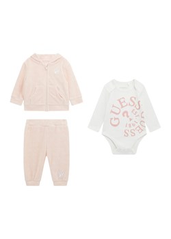 Guess Komplet dresowy H5BW02 KAVN4 Różowy Regular Fit ze sklepu MODIVO w kategorii Odzież dla niemowląt - zdjęcie 186029443