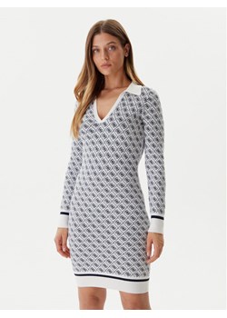 Guess Sukienka dzianinowa W5BK25 Z3JD2 Écru Slim Fit ze sklepu MODIVO w kategorii Sukienki - zdjęcie 186029562