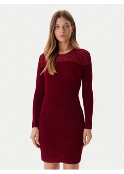 Guess Sukienka dzianinowa W5BK63 Z0890 Czerwony Slim Fit ze sklepu MODIVO w kategorii Sukienki - zdjęcie 186030430