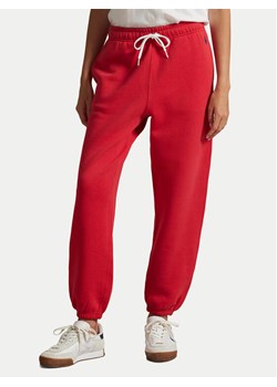 Polo Ralph Lauren Spodnie dresowe 211971700007 Czerwony Tapered Fit ze sklepu MODIVO w kategorii Spodnie damskie - zdjęcie 186031573