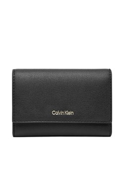 Calvin Klein Portfel Foil Logo Trifold W/ Zip Pocket LV04F1117G Czarny ze sklepu MODIVO w kategorii Portfele damskie - zdjęcie 186031702