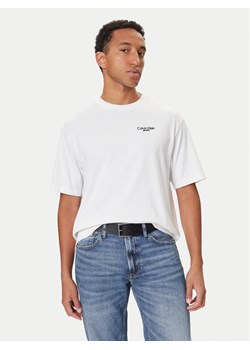 Calvin Klein Jeans T-Shirt LV04RD825G Biały Regular Fit ze sklepu MODIVO w kategorii T-shirty męskie - zdjęcie 186032443