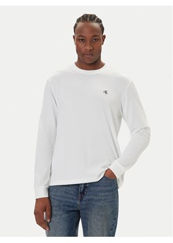 Calvin Klein Jeans Longsleeve Easy LV04RD247G Biały Regular Fit ze sklepu MODIVO w kategorii T-shirty męskie - zdjęcie 186033484