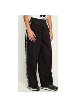 Karl Lagerfeld Kids Spodnie dresowe | Relaxed fit ze sklepu Gomez Fashion Store w kategorii Spodnie dziewczęce - zdjęcie 186058091