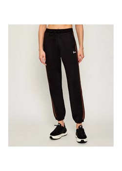 GUESS ACTIVE Spodnie jogger FABIA | Regular Fit ze sklepu Gomez Fashion Store w kategorii Spodnie damskie - zdjęcie 186067783