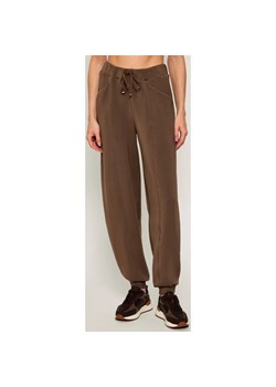 BOSS BLACK Spodnie dresowe Edarea | Relaxed fit ze sklepu Gomez Fashion Store w kategorii Spodnie damskie - zdjęcie 186068011