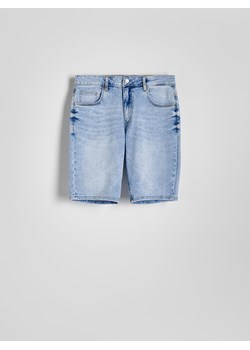 Reserved - Jeansowe szorty slim fit - niebieski ze sklepu Reserved w kategorii Spodenki męskie - zdjęcie 186069763