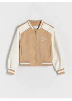 Reserved - Kurtka bomberka z haftem - beżowy - id: 9657X-08X - marki Reserved - 186071014 Reserved - Kurtka bomberka z haftem - beżowy ze sklepu Reserved w kategorii Kurtki dziewczęce - zdjęcie 186071014