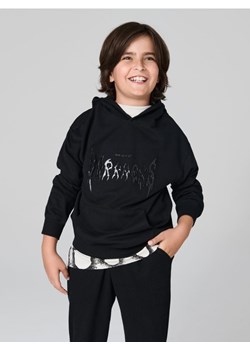 Sinsay - Bluza z kapturem - czarny - id: 013GA-99X - marki Sinsay - 186081711 Sinsay - Bluza z kapturem - czarny ze sklepu Sinsay w kategorii Bluzy chłopięce - zdjęcie 186081711