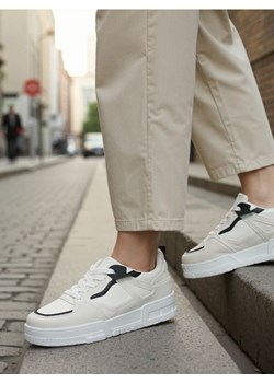 Sinsay - Sneakersy sznurowane z imitacji skóry - wielobarwny ze sklepu Sinsay w kategorii Buty sportowe damskie - zdjęcie 186082013