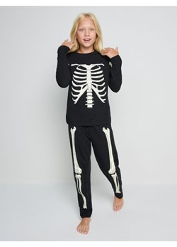 Sinsay - Piżama świecąca w ciemności - czarny - id: 444EV-99X - marki Sinsay - 186082792 Sinsay - Piżama świecąca w ciemności - czarny ze sklepu Sinsay w kategorii Piżamy dziecięce - zdjęcie 186082792