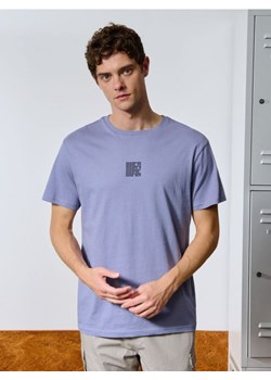 Sinsay - Koszulka z nadrukiem - fioletowy - id: 557EY-04X - marki Sinsay - 186083090 Sinsay - Koszulka z nadrukiem - fioletowy ze sklepu Sinsay w kategorii T-shirty męskie - zdjęcie 186083090