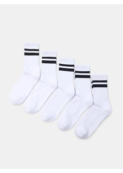 Sinsay - Skarpetki basic 5 pack - biały - id: 820EL-00X - marki Sinsay - 186083701 Sinsay - Skarpetki basic 5 pack - biały ze sklepu Sinsay w kategorii Skarpetki męskie - zdjęcie 186083701