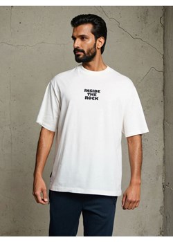Sinsay - Koszulka z nadrukiem na plecach - kremowy ze sklepu Sinsay w kategorii T-shirty męskie - zdjęcie 186083854