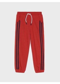 Sinsay - Spodnie jogger - czerwony - id: 886GE-92X - marki Sinsay - 186083953 Sinsay - Spodnie jogger - czerwony ze sklepu Sinsay w kategorii Spodnie chłopięce - zdjęcie 186083953
