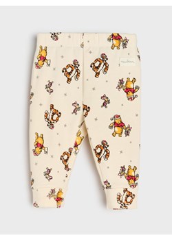 Sinsay - Spodnie z polarem w środku ze świątecznym motywem Winnie the Pooh - kremowy ze sklepu Sinsay w kategorii Odzież dla niemowląt - zdjęcie 186084274