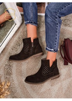 Botki Ariadne z naturalnego zamszu ciemnobrązowe, płaskie obcasy 3 cm ze sklepu royalfashion.pl w kategorii Botki - zdjęcie 186085583