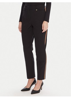 LOLA CASADEMUNT Chinosy LF2514021 Czarny Regular Fit ze sklepu MODIVO w kategorii Spodnie damskie - zdjęcie 186086941