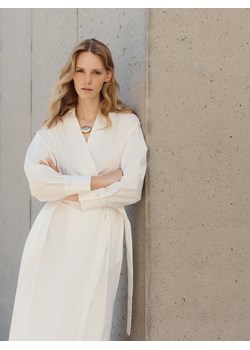 Reserved - Koszulowa sukienka z paskiem - biały - id: 979BW-00X - marki Reserved - 186089643 Reserved - Koszulowa sukienka z paskiem - biały ze sklepu Reserved w kategorii Sukienki - zdjęcie 186089643