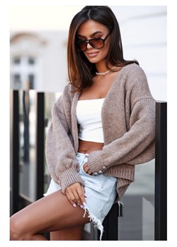 krótki sweter dafne polski producent j&k premium - cappuccino ze sklepu STYLOWO w kategorii Swetry damskie - zdjęcie 186091121