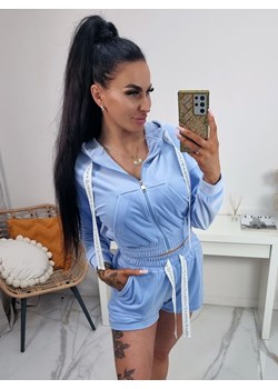 welurowy dres heart la perla bluza  kangurka + krótkie spodenki - niebieski ze sklepu STYLOWO w kategorii Dresy damskie - zdjęcie 186091152
