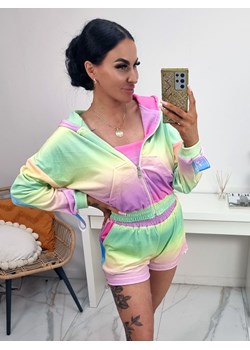 welurowy dres besti multicolor la perla bluza kangurka + krótkie spodenki + top - tęczowy print 3 ze sklepu STYLOWO w kategorii Dresy damskie - zdjęcie 186091170
